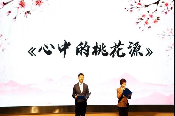 图片包含 室内, 男人, 监控, 电视
描述已自动生成